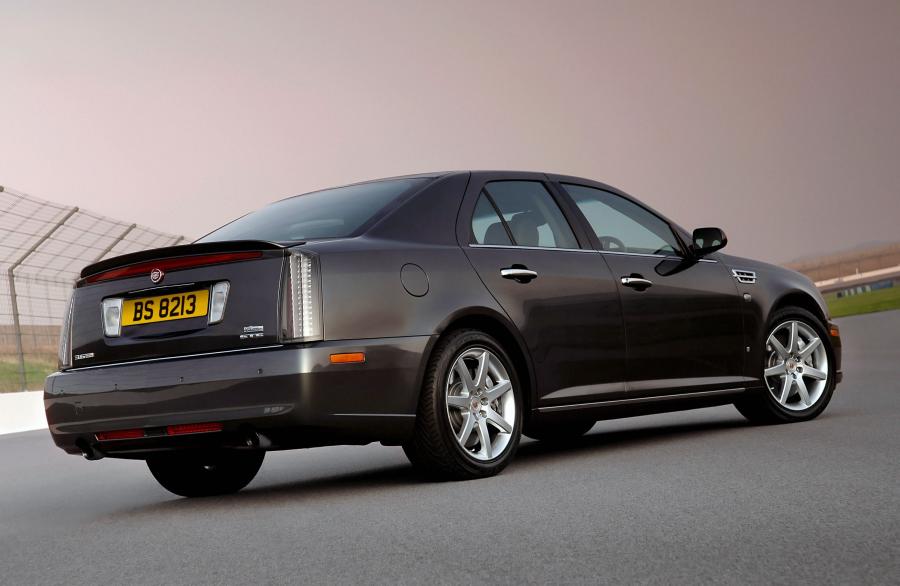  Cadillac STS 2008 года  (UK) (фото 2 из 2)